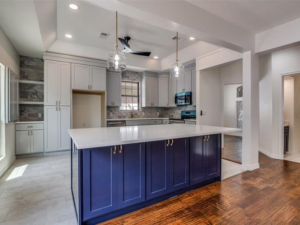 4219  Fox Hollow Drive , Arlington Texas 76016