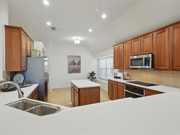 1161  Mission Lane , Lantana Texas 76226