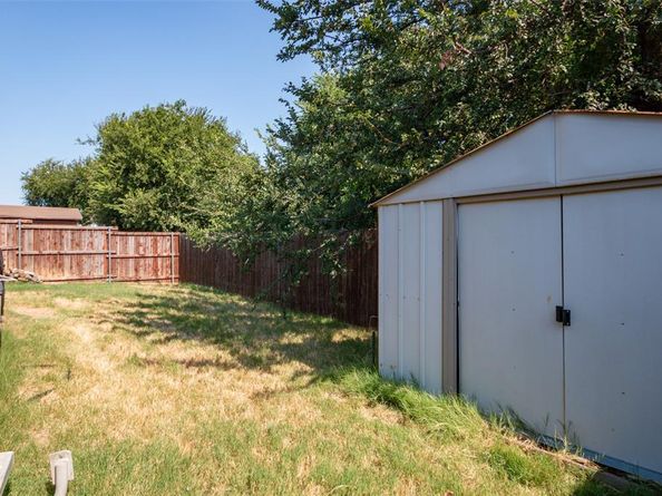 1313  Cardinal Way , Aubrey Texas 76227