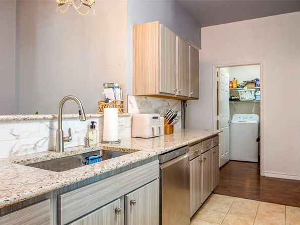 1313  Cardinal Way , Aubrey Texas 76227
