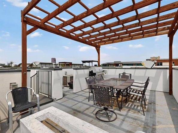 711  Colten James Lane , Dallas Texas 75204