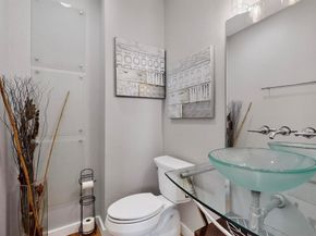 711  Colten James Lane , Dallas Texas 75204