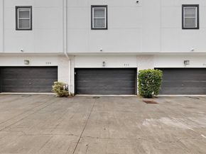 711  Colten James Lane , Dallas Texas 75204