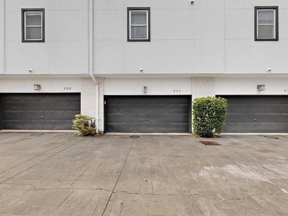 711  Colten James Lane , Dallas Texas 75204