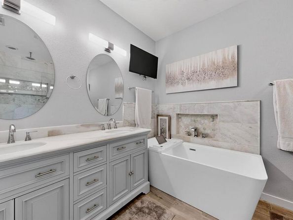 711  Colten James Lane , Dallas Texas 75204