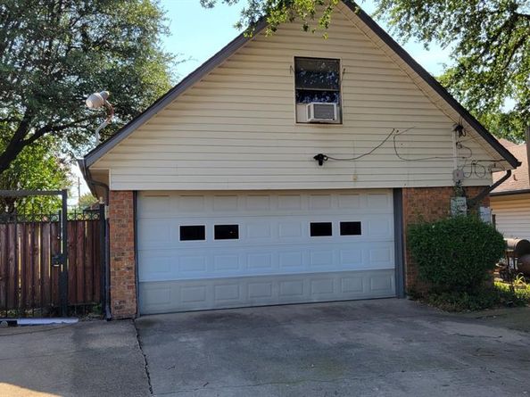 4403  Cinnabar Drive , Dallas Texas 75227