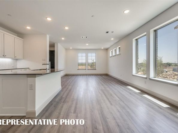 724  4th Street , Argyle Texas 76226