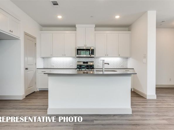 724  4th Street , Argyle Texas 76226