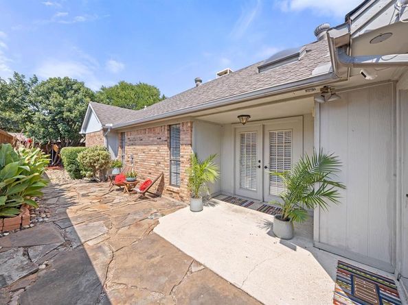 2817  Silverspring Road , Carrollton Texas 75006