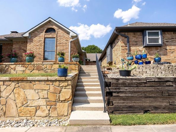 2817  Silverspring Road , Carrollton Texas 75006