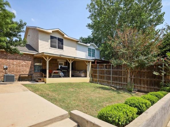 1153  College Street , Grand Prairie Texas 75050