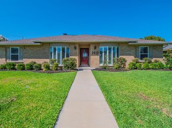 1412  Huntington Drive 