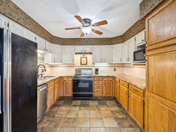 3602  Bobbie Lane , Garland Texas 75042