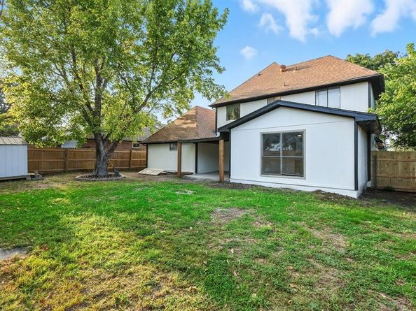 712  Greenleaf Drive , Arlington Texas 76017