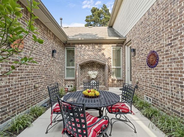6023  Del Norte Lane , Dallas Texas 75225