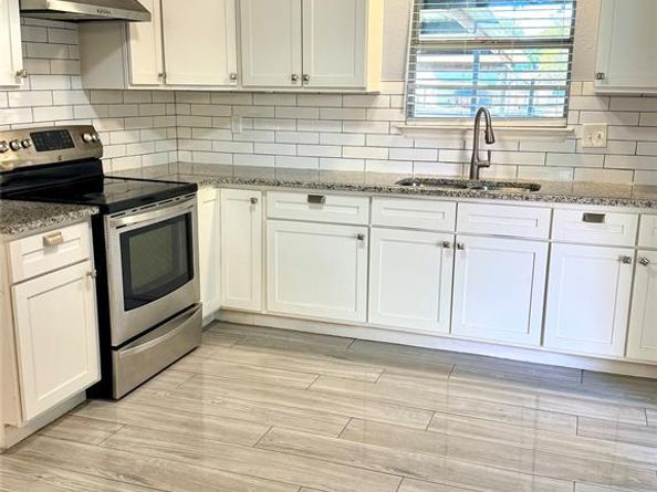 2108  Chatham Square Court , Dallas Texas 75227