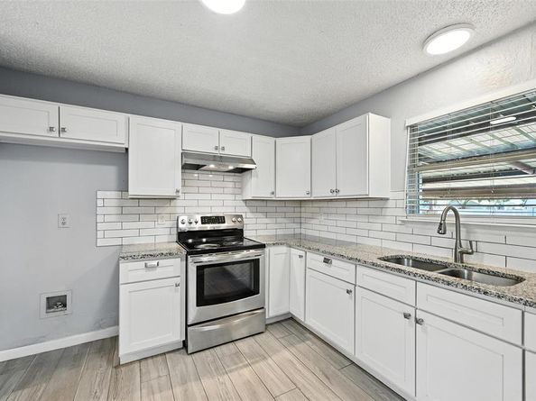 2108  Chatham Square Court , Dallas Texas 75227