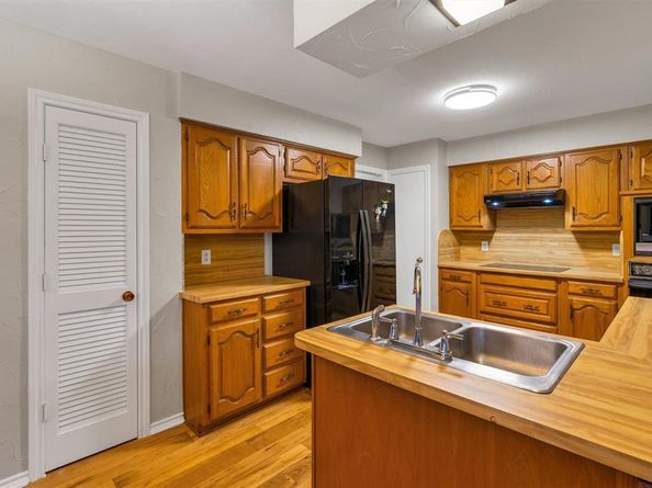 2218  Valley Mill  , Carrollton Texas 75006