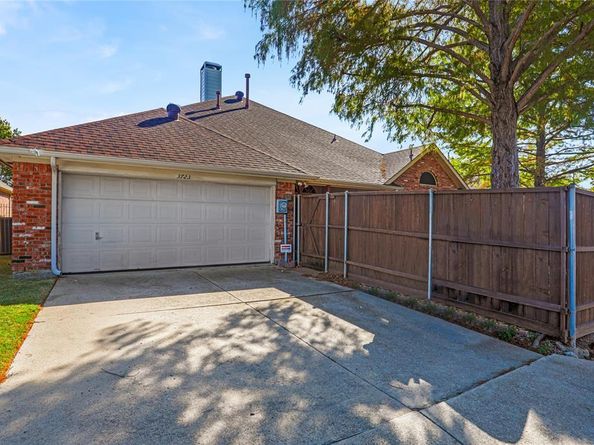 3723  Cromwell Drive , Carrollton Texas 75007