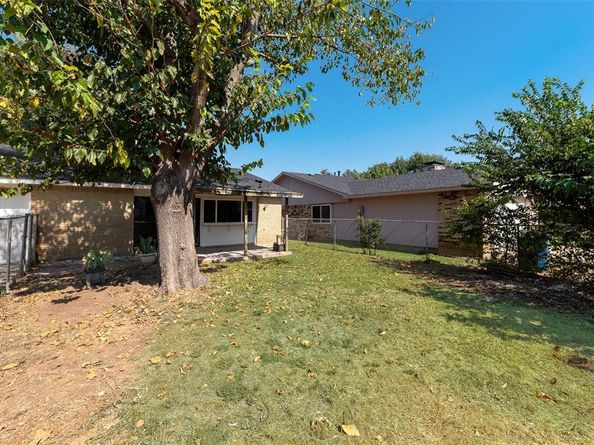 9324  County View Road , Dallas Texas 75249