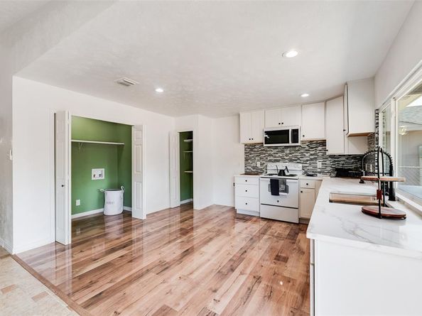 9324  County View Road , Dallas Texas 75249