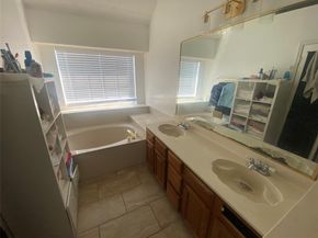 961  Grasswood Court , Arlington Texas 76017