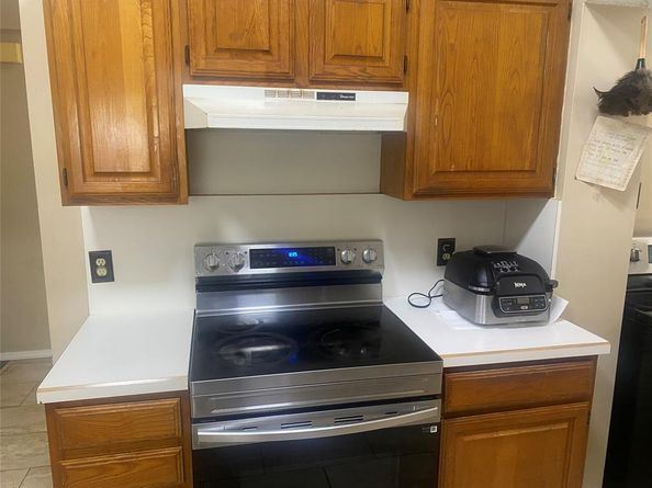 961  Grasswood Court , Arlington Texas 76017