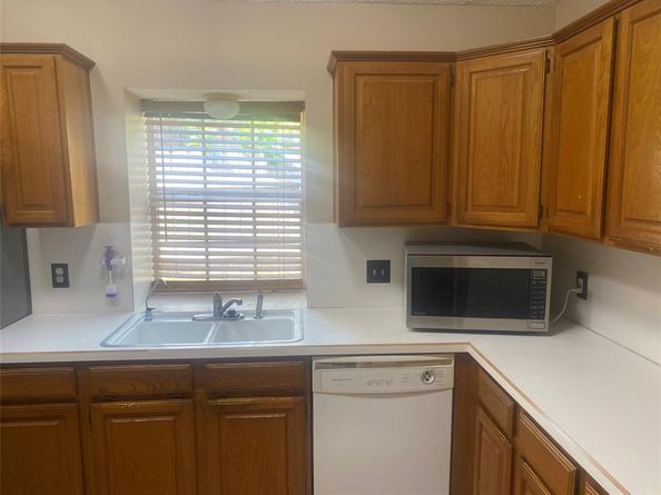 961  Grasswood Court , Arlington Texas 76017
