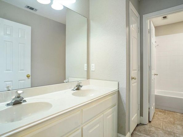 2211  Post Oak Circle , Corinth Texas 76210