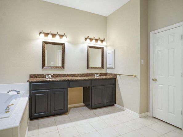 2211  Post Oak Circle , Corinth Texas 76210