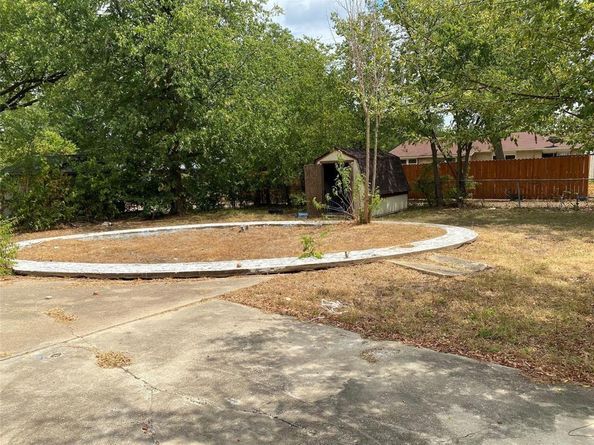 542  Shadyway Drive , Dallas Texas 75232