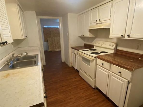 542  Shadyway Drive , Dallas Texas 75232