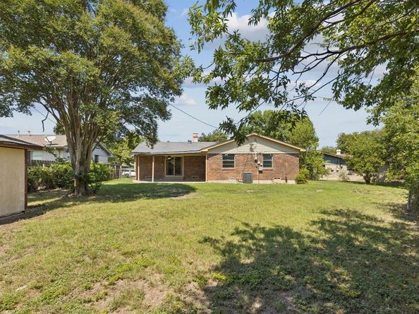 2124  Stonehenge Drive , Garland Texas 75041
