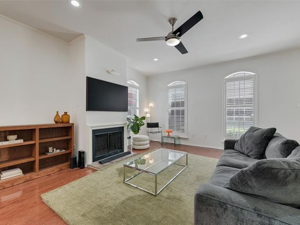 4418  Bowser Avenue  105, Dallas Texas 75219