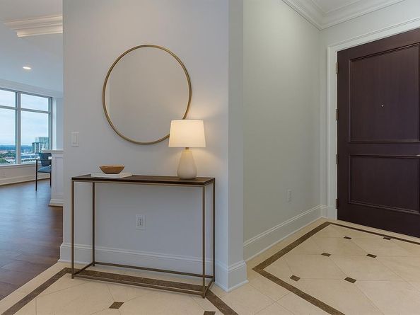 2555 N Pearl Street  1903, Dallas Texas 75201