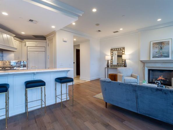 2555 N Pearl Street  1903, Dallas Texas 75201