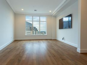 2555 N Pearl Street  1903, Dallas Texas 75201