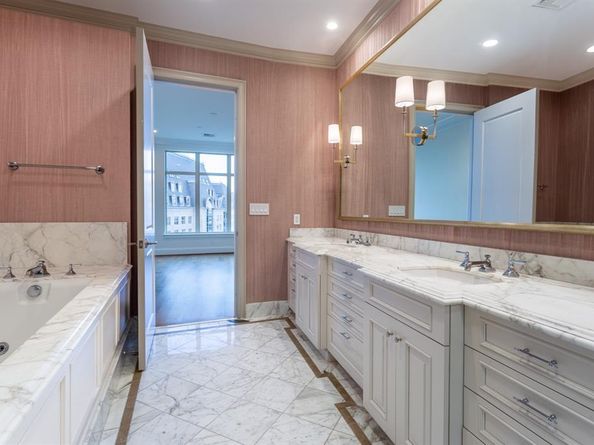 2555 N Pearl Street  1903, Dallas Texas 75201