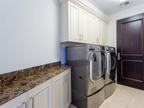 2555 N Pearl Street  1903, Dallas Texas 75201