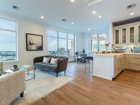 2555 N Pearl Street  1903, Dallas Texas 75201