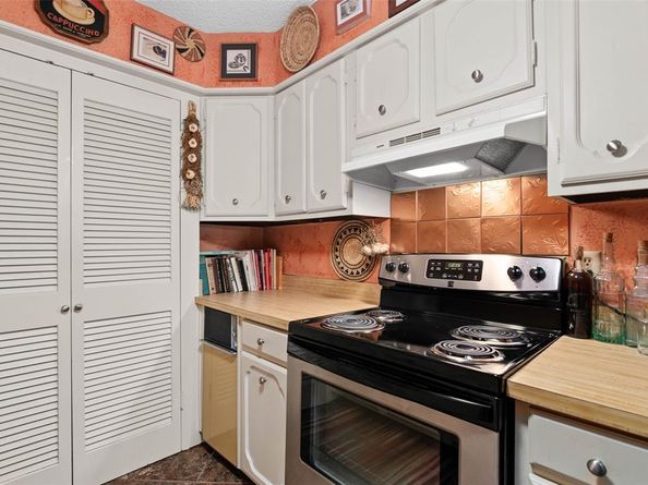 408  Hollyhill Lane , Denton Texas 76205