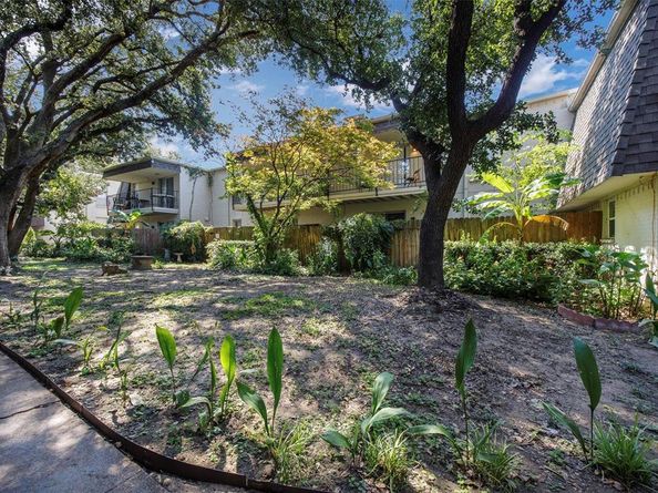 902 S Weatherred Drive  902C, Richardson Texas 75080