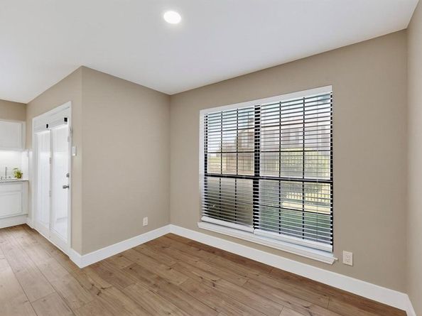 5718  Marvin Loving Drive  119, Garland Texas 75043