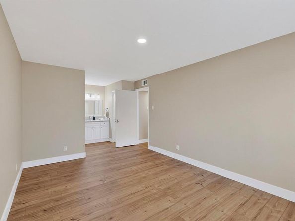 5718  Marvin Loving Drive  119, Garland Texas 75043