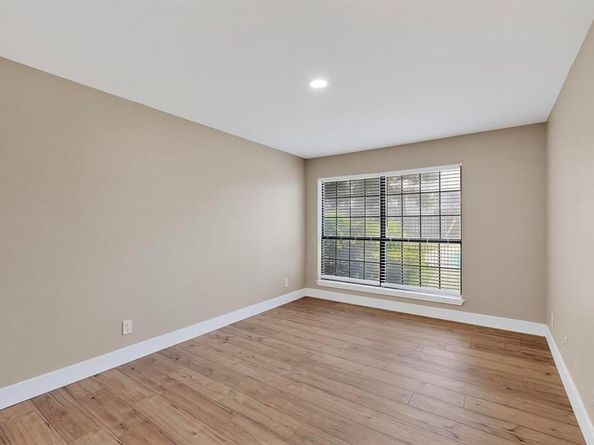 5718  Marvin Loving Drive  119, Garland Texas 75043