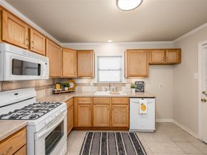 853  Holly Drive , Garland Texas 75040