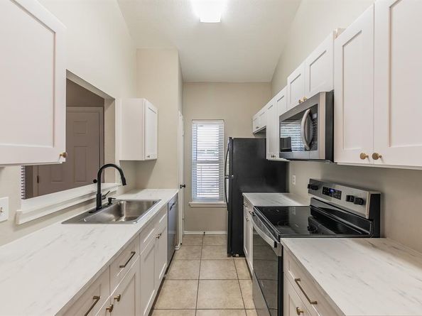 610  Canterbury Street , Euless Texas 76039