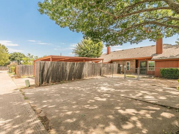 610  Canterbury Street , Euless Texas 76039