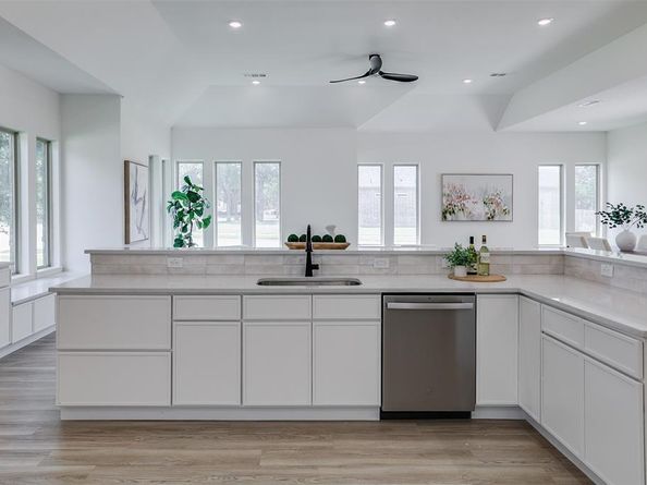 1208  Oak Harbor Boulevard , Azle Texas 76020