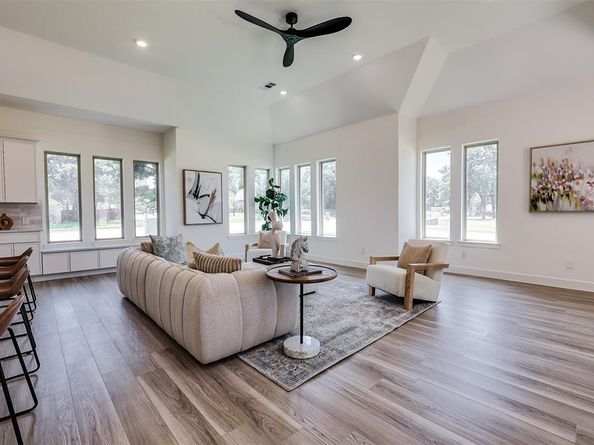 1208  Oak Harbor Boulevard , Azle Texas 76020